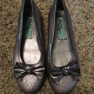 New silver glitter girl’s shoes